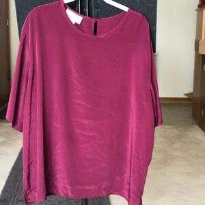 Atrium shortsleeve top. Sz. 22
